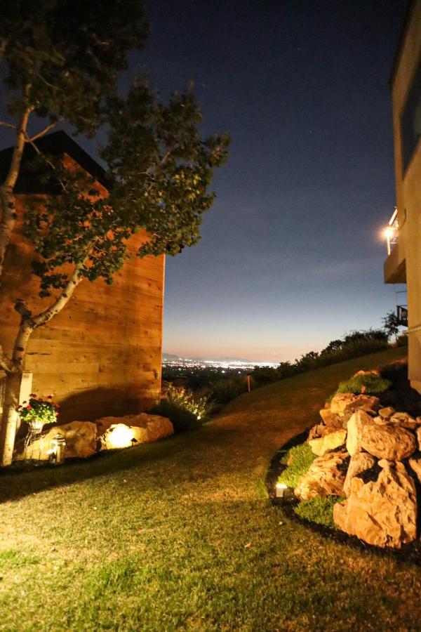 Luxury Alpine Treehouse Villa Holladay Exterior photo
