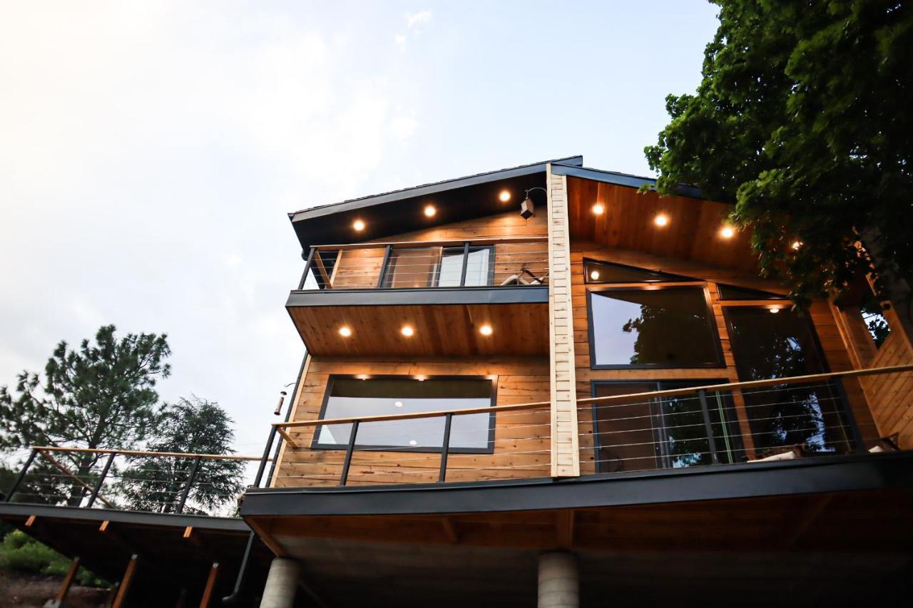 Luxury Alpine Treehouse Villa Holladay Exterior photo